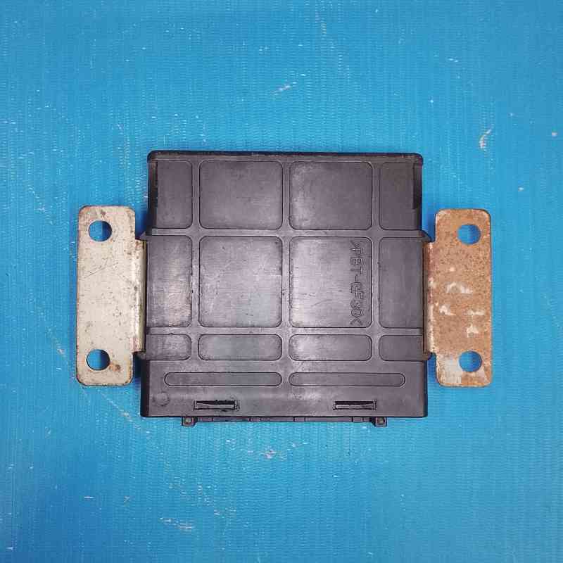 ECU Mitsubishi L300 1860A744