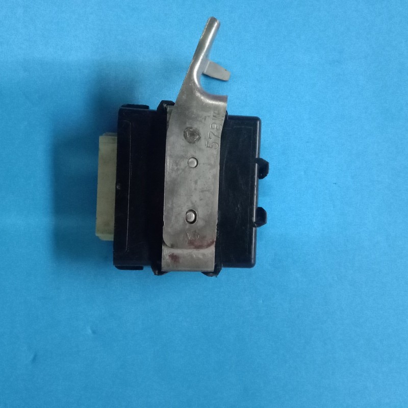 Computer Assy Toyota Fortuner COMPUTER ASSY HEADLAMP LEVELING TOYOTA FORTUNER Part Number : 89960-71030 S2