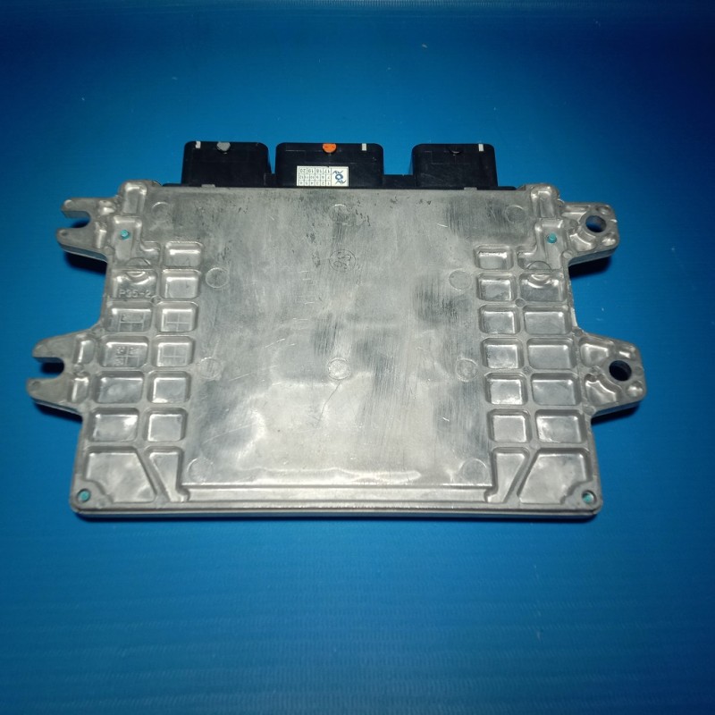 HITACHI ECU Nissan March BEM320-600 A1 8323 YZ
