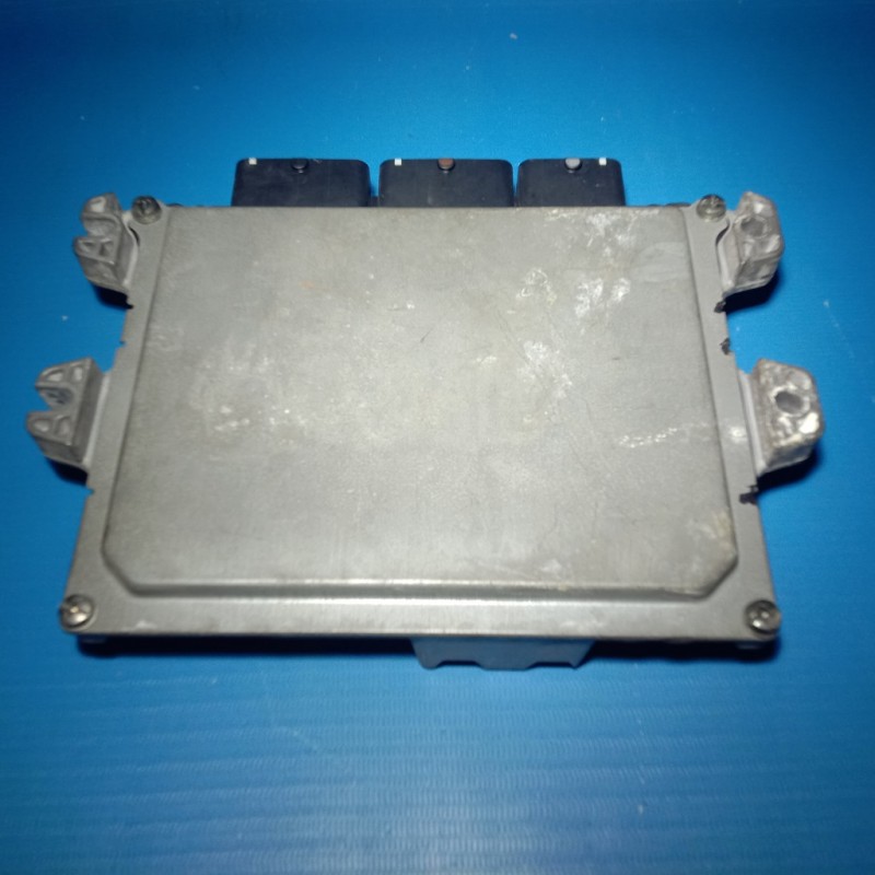 HITACHI ECU Nissan Serena DEA010-520 A1 71 / DEA010 520 A12615