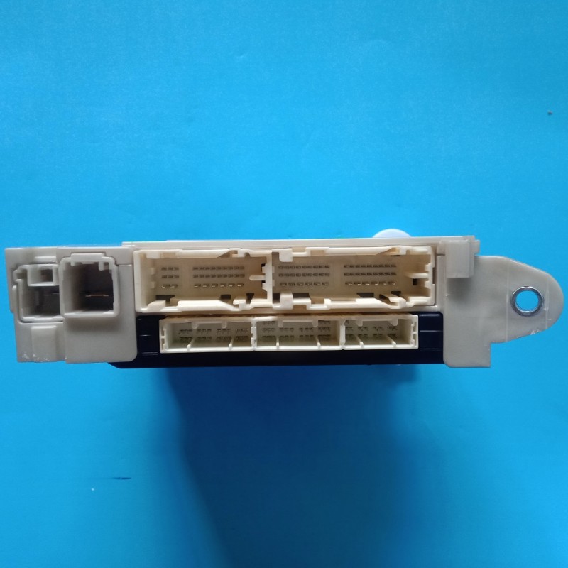 Fuse Box & Bcm Toyota Crown 2009 82730-30G30 C-L & 89221-30250 A0 Matic