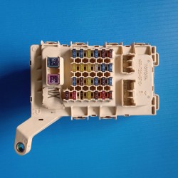 Fuse Box Toyota Harrier 1997-2003 82732-48011 Matic Bensin