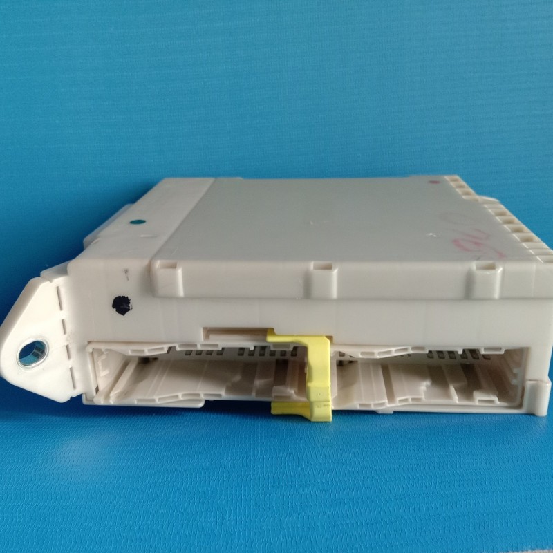 Fuse Box Toyota Vellfire 2008-2011 82730-58040A 1114 Matic Bensin