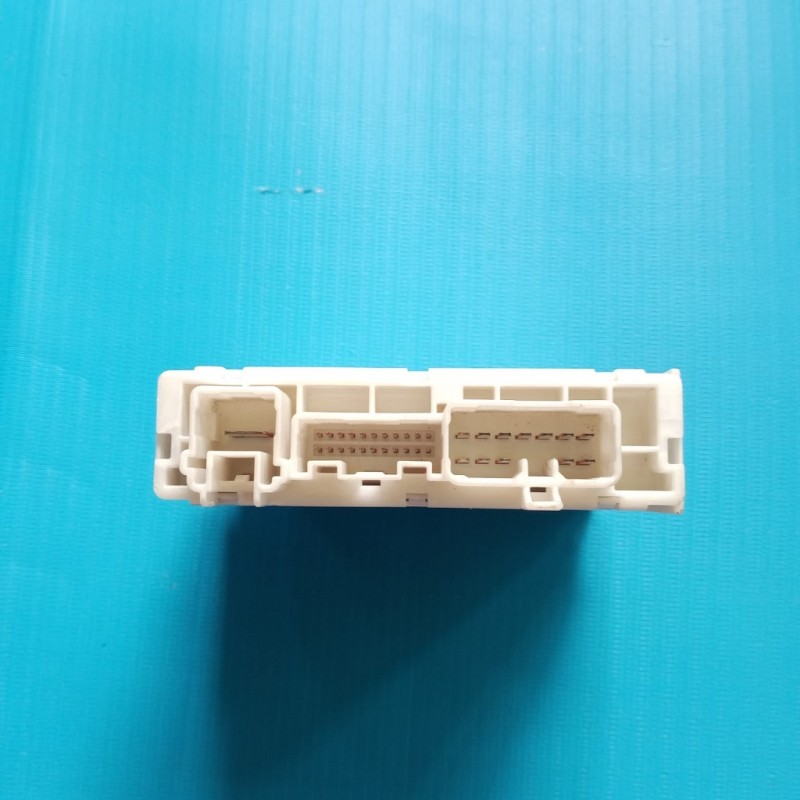 Relay Integration Toyota RELAY INTEGRATION TOYOTA YARIS Part Number :82641-52030 B