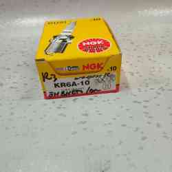 Spark Plug Suzuki