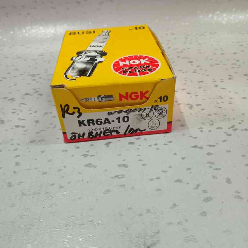 Spark Plug Suzuki