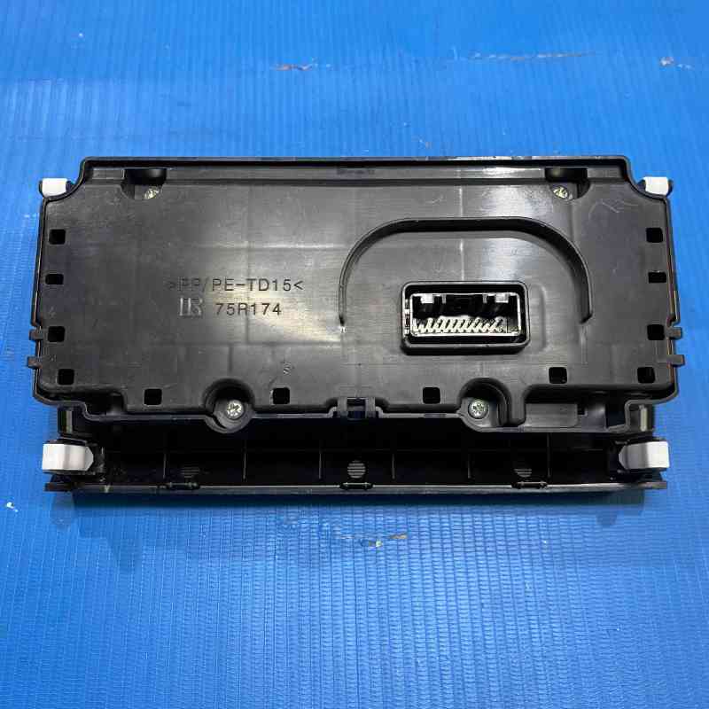 Panel AC Mitsubishi Xpander 2022 7820B372 75R174