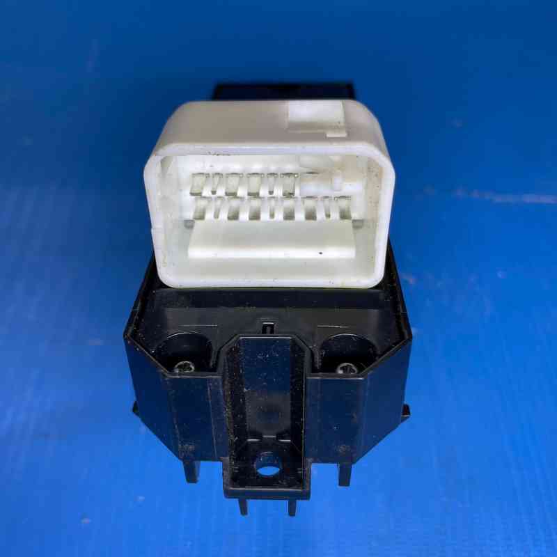 Saklar Switch Power Window Right Hand Drive Toyota Hilux 2019 193133 84820-CD590