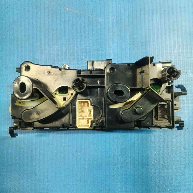 Panel AC Toyota Yaris 2018 75K213 J02