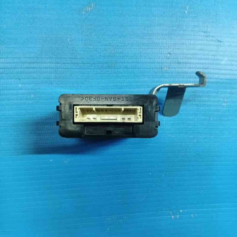 Computer Multiplex Network Door Toyota Innova 89222-71010 AA 2016
