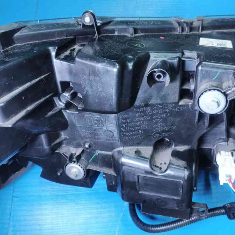 Lampu Depan Kanan RH Toyota Innova/Kijang 2022 81150-VT050 Matic Bensin