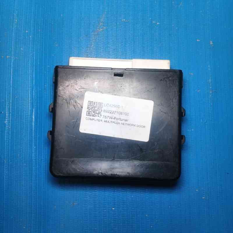 Computer Multiplex Network Door Toyota Fortuner 2020 - 2024 89222-71091 Y2